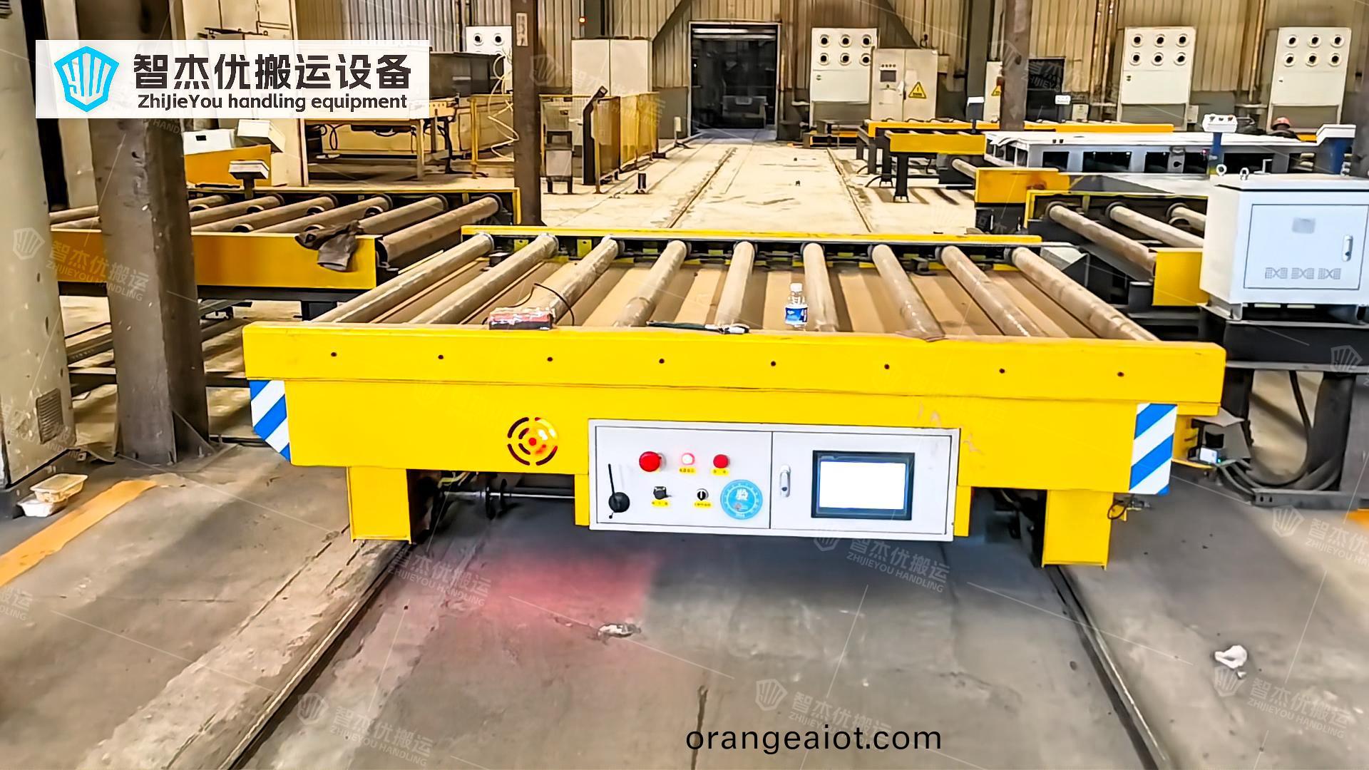 南京(jing)某(mou)工(gong)業熱處(chu)理設備(bei)製造(zao)業(ye)輥道輸(shu)送rgv智(zhi)能(neng)軌(gui)道車***交付(fu)